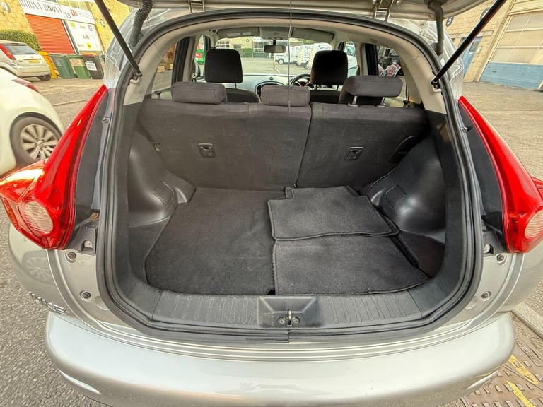 2012 Nissan Juke 1.6 Acenta 5dr [Premium Pack] HATCHBACK PETROL Manual