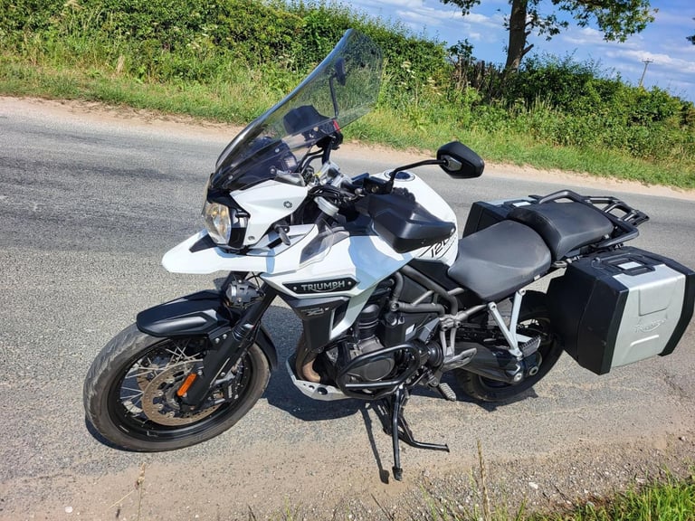 2017 17 TRIUMPH TIGER EXPLORER 1215 XCX WHITE ALLOY PANNIERS ADVENTURE TOURER