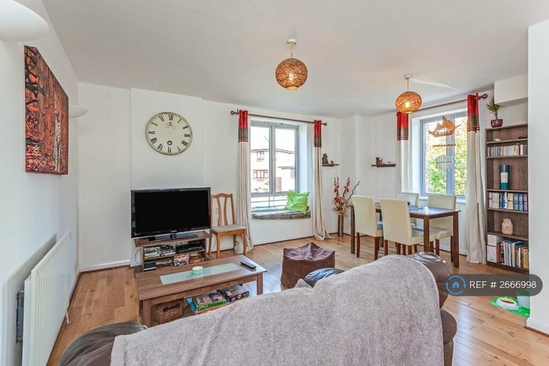 2 bedroom flat in Trim Street, London, SE14 (2 bed) (#2666998)
