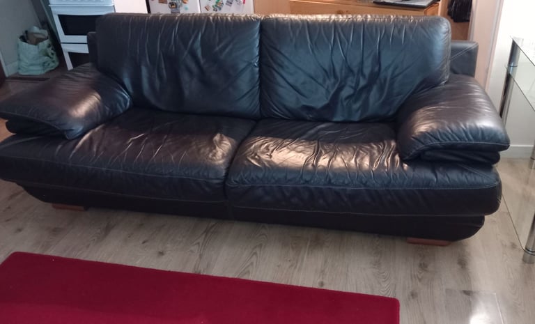 image for FREE!! 3 & 2 SEATER  GOOD CONDITION