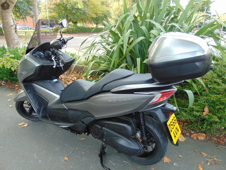 Honda NSS 300 A-D 2016 Forza 300cc Automatic Scooter low miles serviced new MOT 