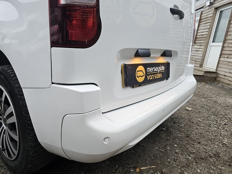 2020 Vauxhall Combo 2000 1.5 Turbo D 100ps H1 Sportive Van PANEL VAN DIESEL Manual
