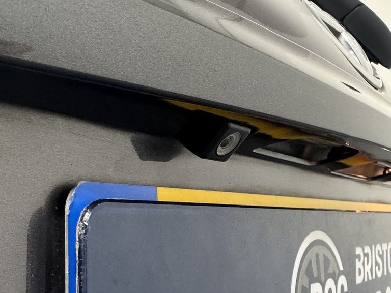 2016 Toyota Yaris Dual VVT-i Design Hatchback Petrol Manual