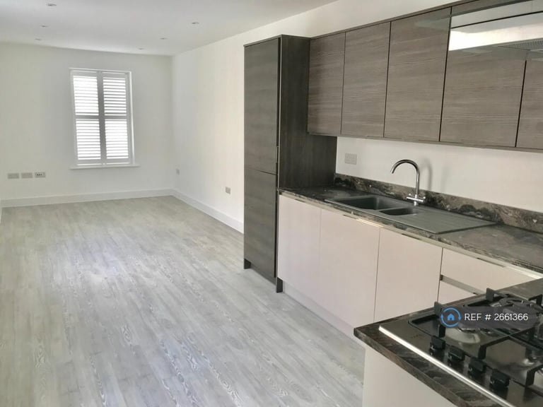 1 bedroom flat in Belle Vue Road, Bournemouth, BH6 (1 bed) (#2661366)