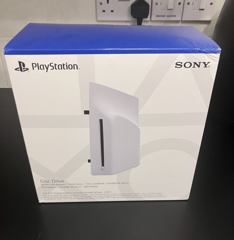 Ps5 with controller + ps5 portal