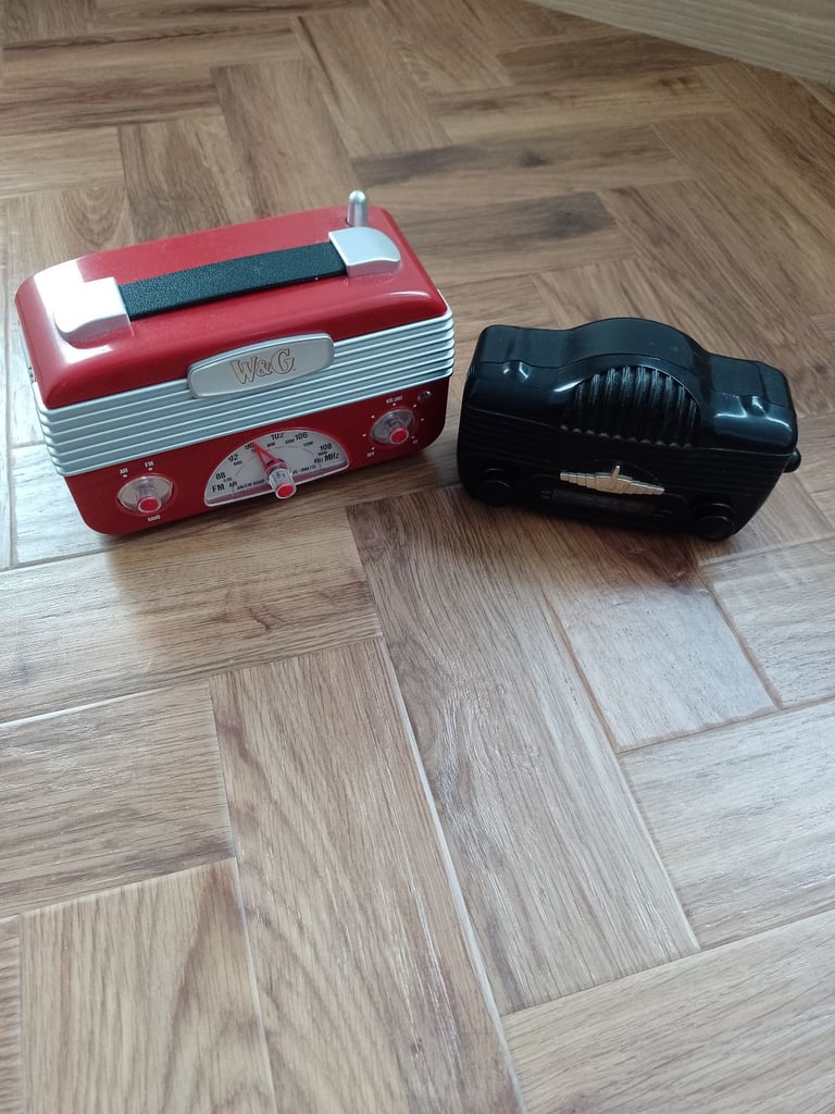 BATTERY RADIOS X 2 
