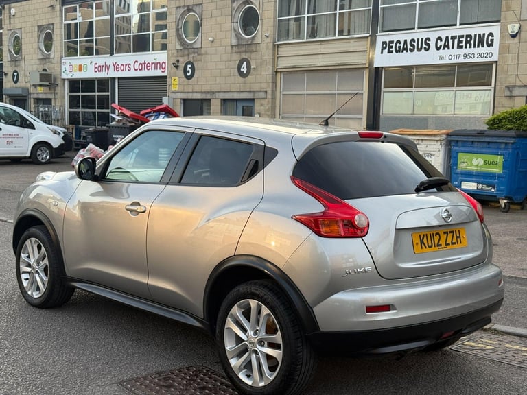 2012 Nissan Juke 1.6 Acenta 5dr [Premium Pack] HATCHBACK PETROL Manual