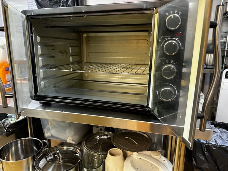 TurboTronic countertop convection oven
