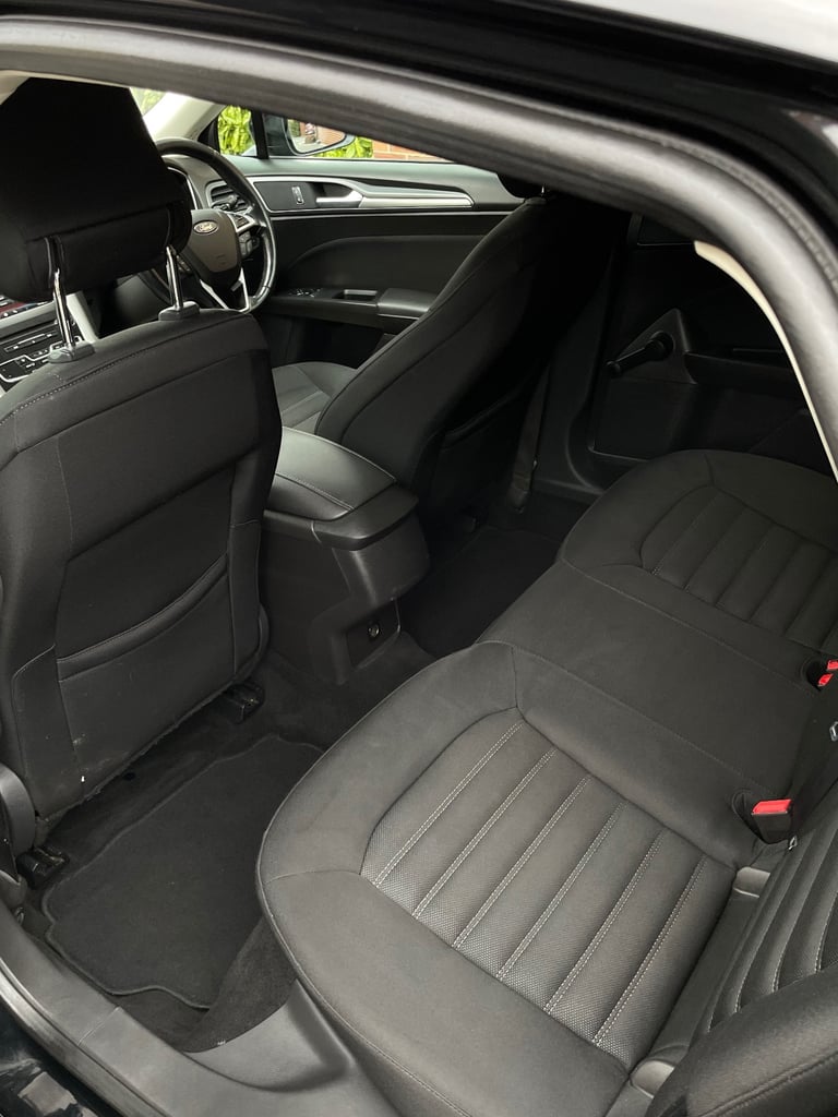Ford, MONDEO, Hatchback, 2015, Manual, 1560 (cc), 5 doors