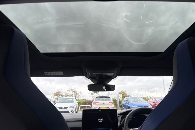 2025 Volkswagen Golf 1.5 TSI 272 GTE eHybrid 5dr DSG **PAN ROOF** Hatchback PETROL/ELECTRIC Autom...