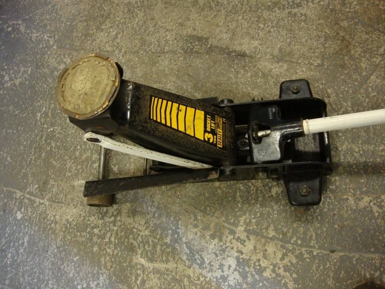 Sealey Rocket lift 3 Tonne Car / Van Trolley Jack Heavy Duty *Needs Slight Attention*