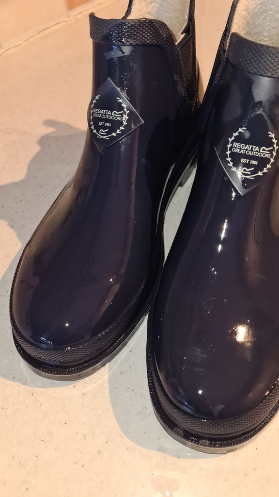 image for Regatta Great Outdoors natural rubber ankle wellies uk4 immaculate worn once condition.