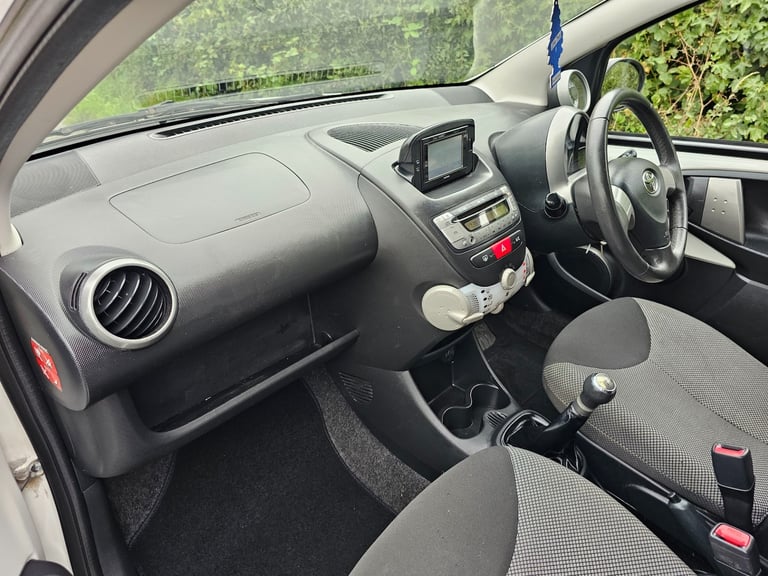 2014 Toyota AYGO 1.0 VVT-i Move with Style 5dr HATCHBACK Petrol Manual