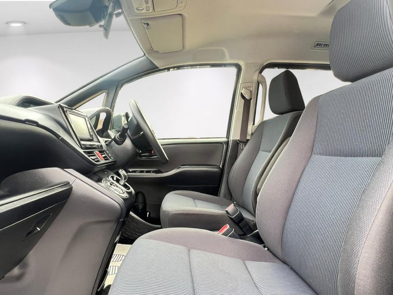 2019 Toyota Voxy Noah Hybrid 1.8 ZWR80 Auto Hybrid