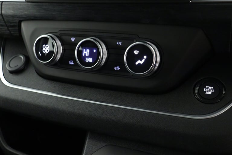 2025 Renault Trafic LL30 Blue dCi 170 ExtraSport[Safety] CrewVan Auto EAG9 Crew Van Diesel Automatic