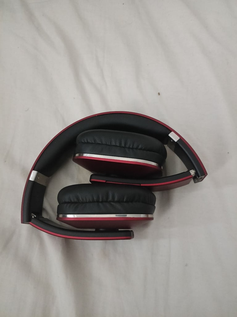 August EP650 Bluetooth headphones NFC APTX