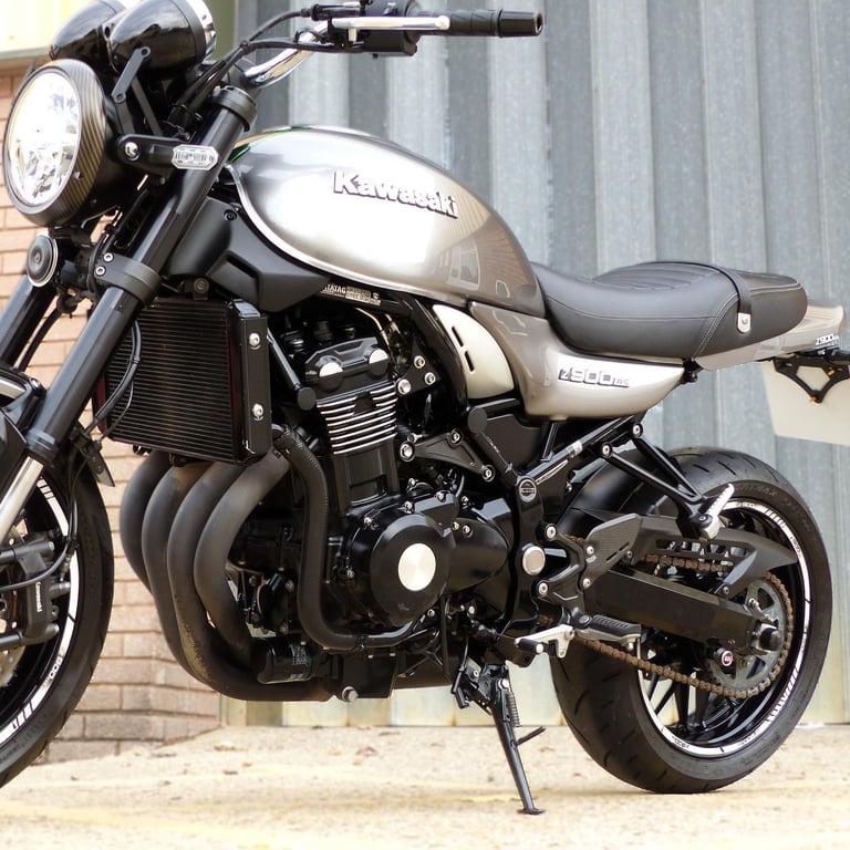 2021 KAWASAKI Z900 RS, A GLORIOUS EXAMPLE OF SUPERB MOTORCYCLE.
