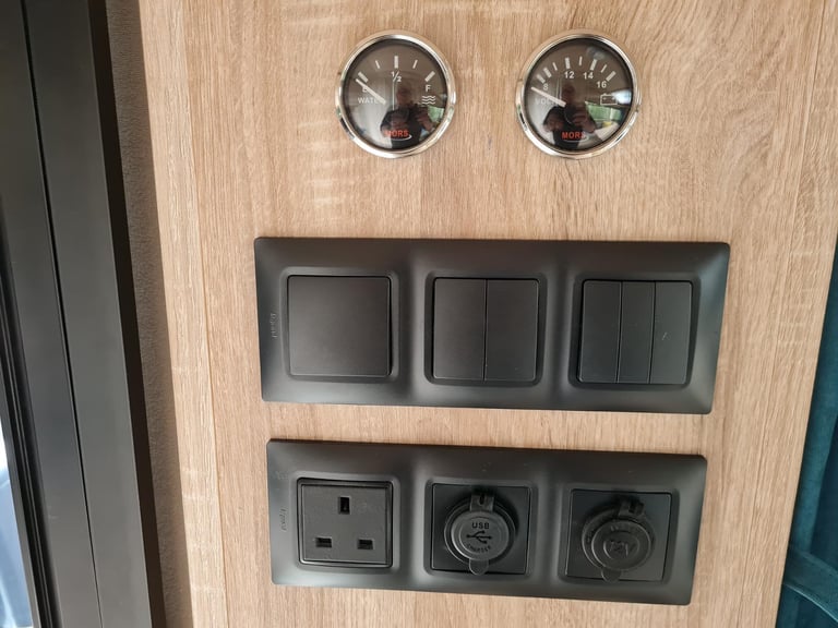 Freedom Carpento 360 - Lightweight 3 or 4 berth caravan with bathroom