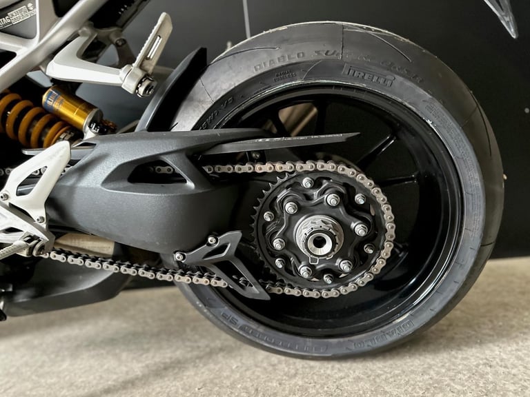 STUNNING ONE OWNER 2021/21 TRIUMPH SPEED TRIPLE 1200 RS MOTORCYCLE