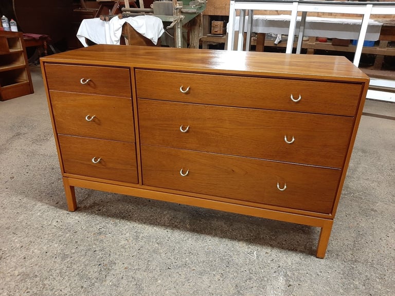 Lovely Retro Stag John and Sylvia Reid Chest of Drawers Delivery Available 