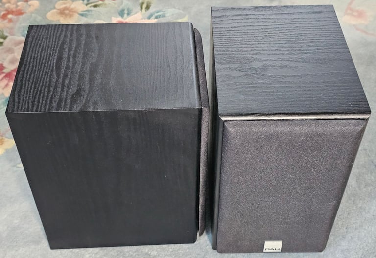 Dali Spektor 2 Bookshelf Speakers Black 