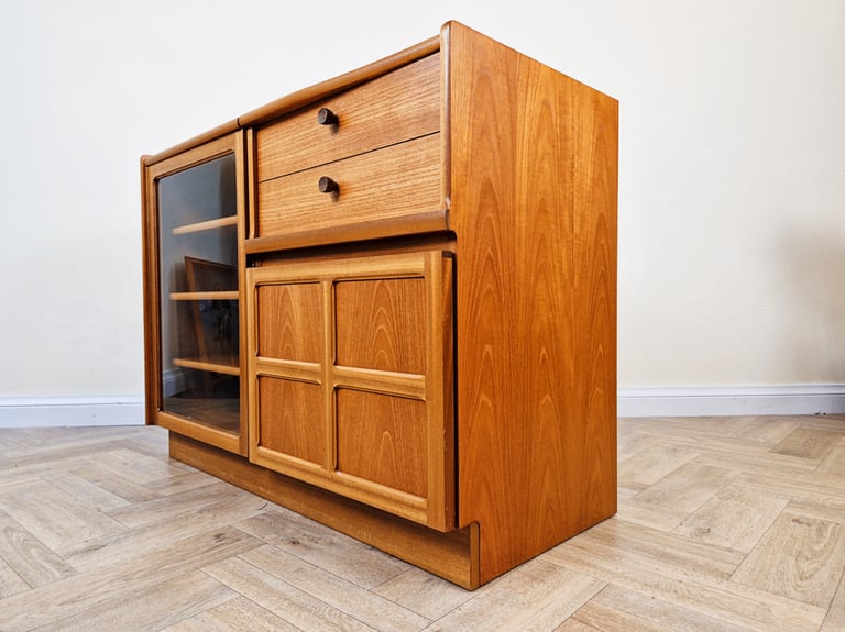 Parker Knoll Vintage Mid Century Medium Teak Entertainment Unit LP Record Player Cabinet BL715