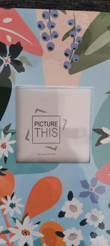 Floral Photo Album, 5x7in Prints, 200 Pockets, Flowers Hardcover, 28x20.5cm. Brand New. RRP £22!