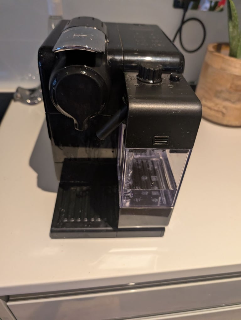 image for Delonghi Nespresso coffee machine - not working, parts only 