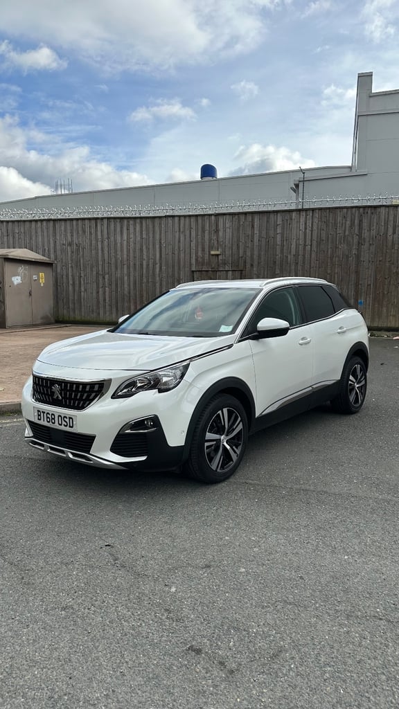 Peugeot, 3008, Hatchback, 2018, Manual, 1199 (cc), 5 doors
