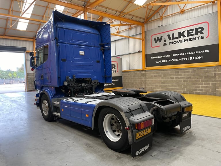 SCANIA V8 R500 TOPLINE LEFT HAND DRIVE 4X2 TRACTOR UNIT - 2005 - LX05 NZT