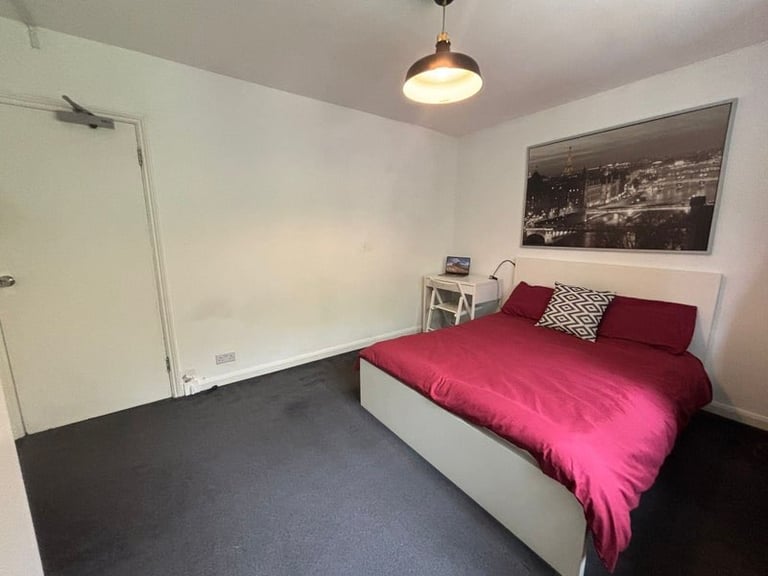 💫 Spacious Room Available | 1 Min to Island Gardens Station | E14 📍