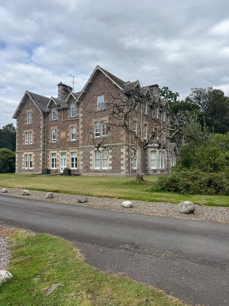 2 bedroom flat in 4 Tuke Lodge, Druids Park, Murthly, Perthshire, PH1 4ES