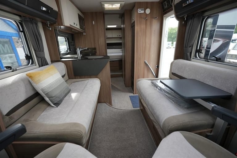 Swift Kon-Tiki Sport 599 FIAT 4 BERTH 2 TRAVEL SEAT MOTORHOME