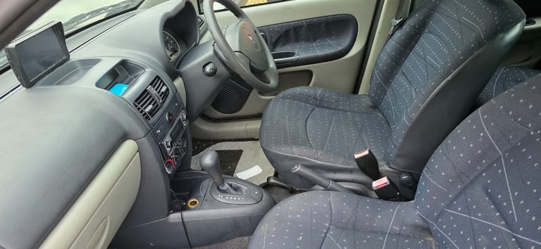 2003 Renault Clio 1.4 16v Expression Hatchback 5dr Petrol Automatic (174 g/km