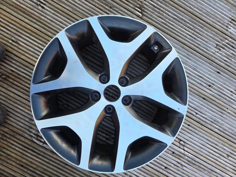 image for Kia sportage alloy 