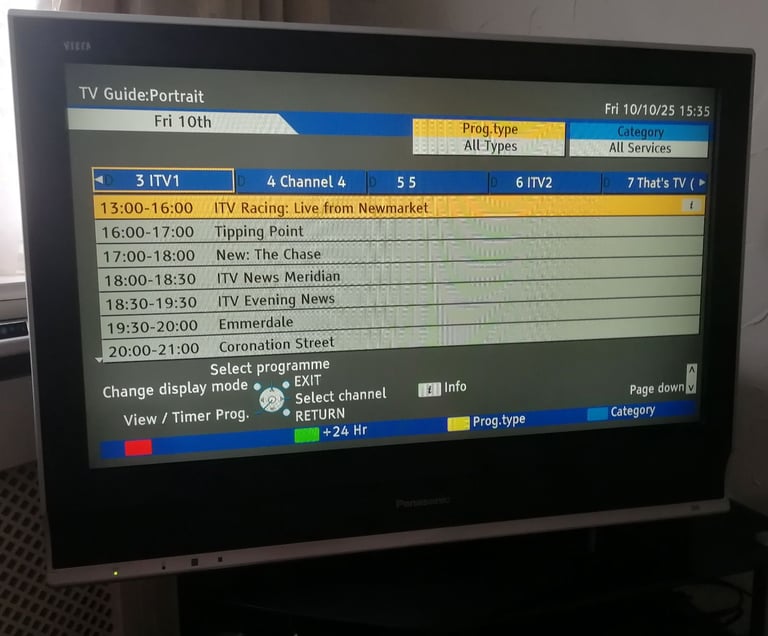 32 Inch Panasonic LCD TV With Remote TX-32LXD70