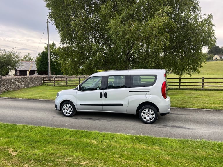 FIAT DOBLO MAXI 1.6 MULTIJET 105PS ACTIVE WHEELCHAIR VEHICLE 16 REG 17,700 MILES