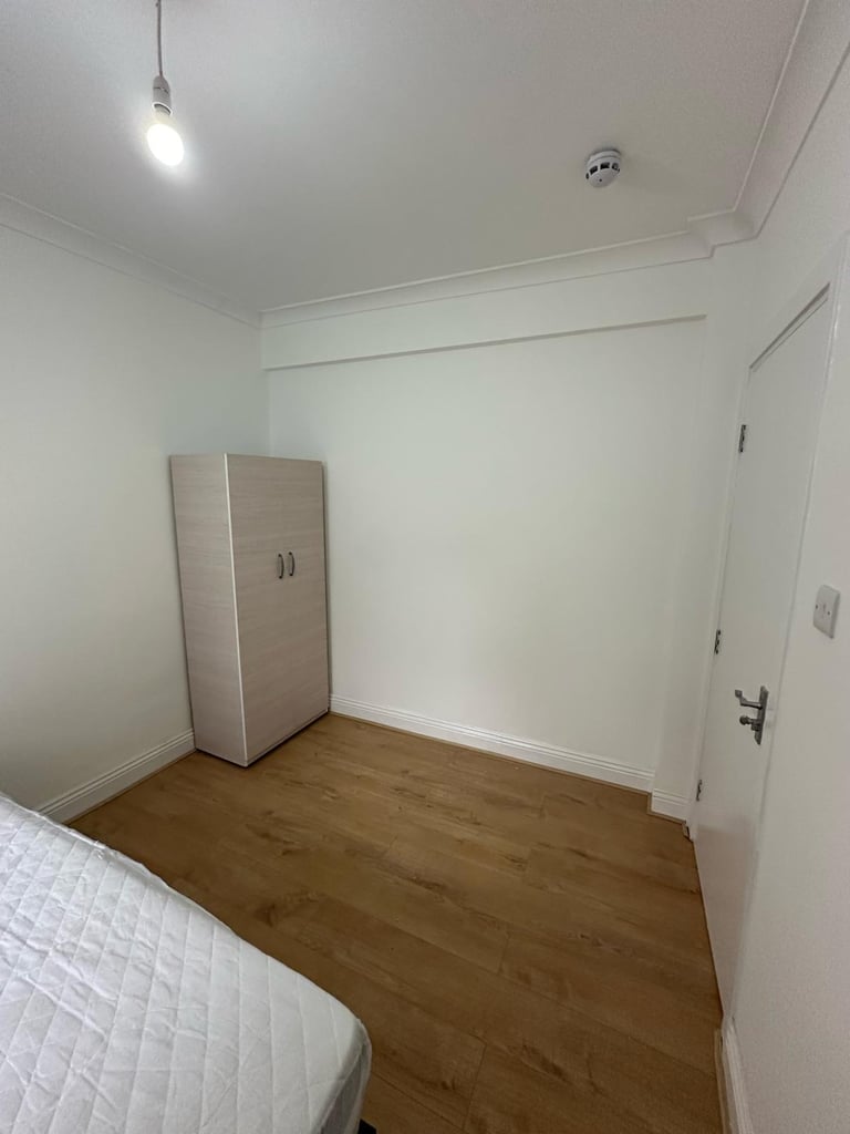 🏡 Double Room – Bow🏡
