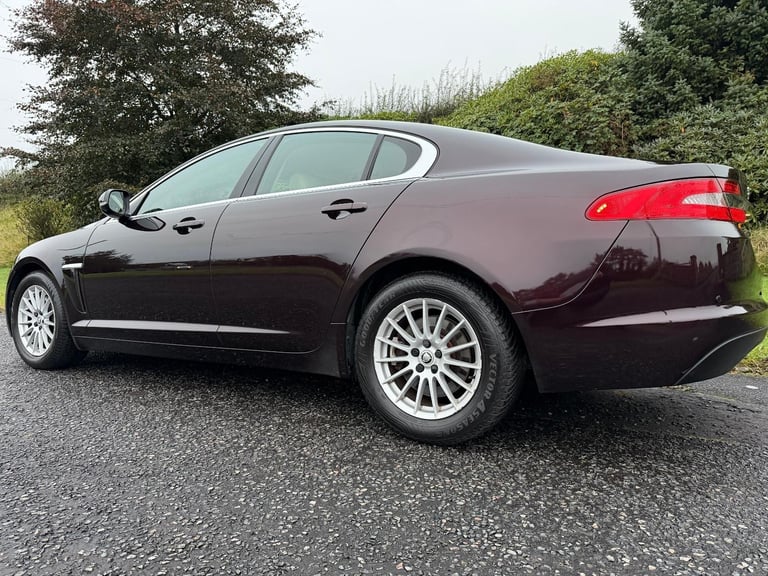 2012 Jaguar XF 2.2d SE Saloon 4dr Diesel Auto Euro 5 190 BHP ** LOW MILES **