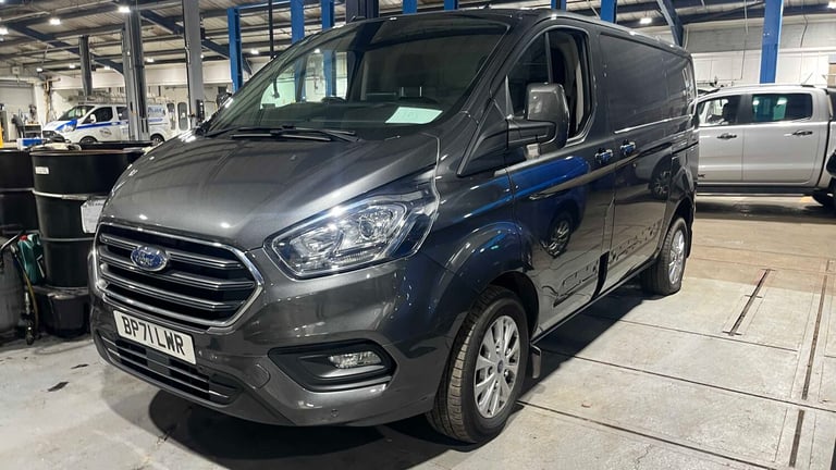 image for  Ford Transit Custom 2.0 EcoBlue 130ps Low Roof Limited Van Van Diesel Manual