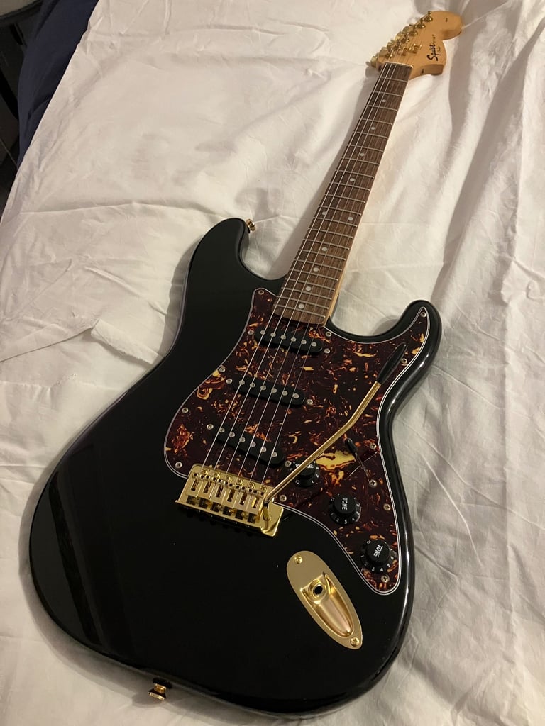 image for 2006 Squier Affinity Stratocaster, Black & Gold Hardware
