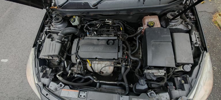 Vauxhall, INSIGNIA, Hatchback, 2010, Manual, 1796 (cc), 5 doors