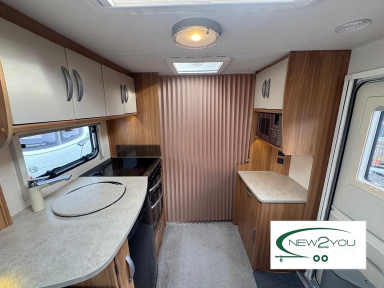 2014 Lunar Quasar 564 4 Berth Caravan + Motor Mover - STOCK NO E229