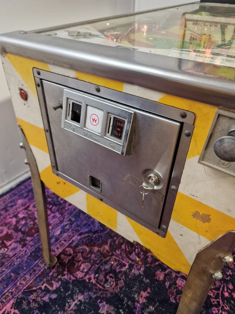 1975 Vintage Retro Fully Working Big Ben Pinball Machine 