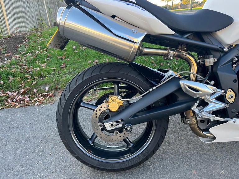 TRIUMPH STREET TRIPLE 675, 2010(10), 10,825 MILES, FSH, EXTRAS, SUPERB, £3695