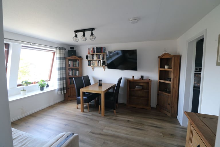 2 bedroom flat for rent - close to the beach