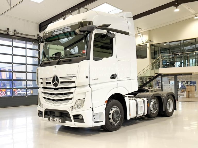 Mercedes-Benz Actros 2548 Gigaspace. 6x2 Midlift, Sliding Fifth Wheel Rear-Mount