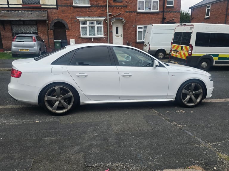 Audi A4 2.0 TFSI Black Edition S Tronic Quattro S Line (2011)