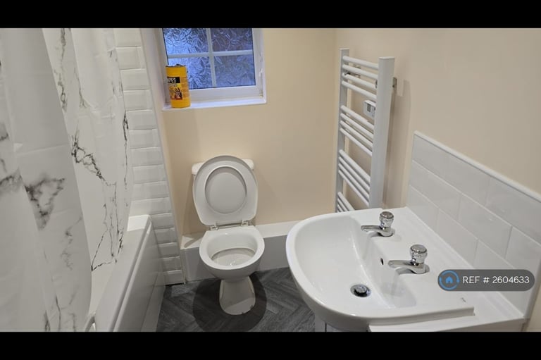 2 bedroom flat in Old Dryburn Way, Durham, DH1 (2 bed) (#2604633)