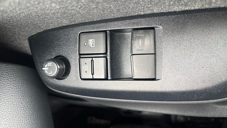 2022 Toyota Yaris 1.5 Hybrid Icon 5dr CVT Hybrid Hatchback Hatchback Hybrid Automatic